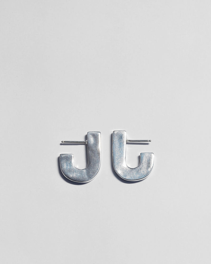 Juxta Earrings in Silver