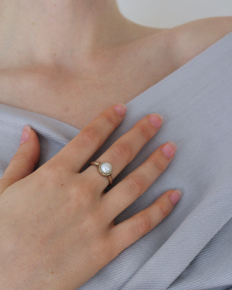 Colina Ring with White Pearl